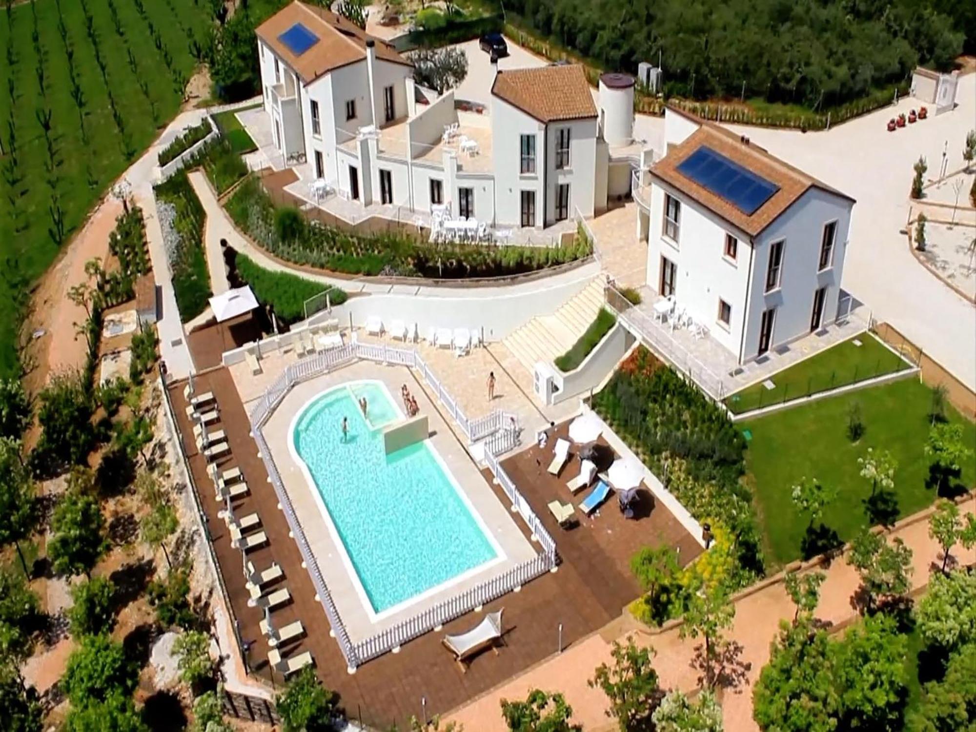 Holiday Resort Contea Dei Ciliegi بيسادو المظهر الخارجي الصورة